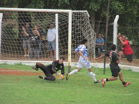 Edney goleiro do Dínamo